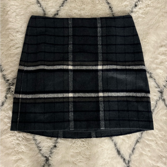 Women’s Plaid Skirt - Picture 1 of 3